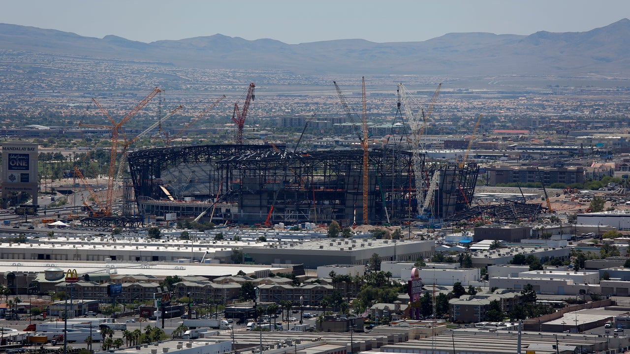 Vegas, baby! SEC, Big Ten to share bowl spot in new stadium